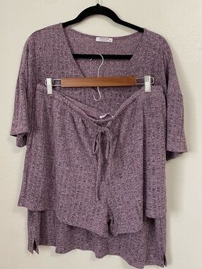 Womens Purple Ribbed Lounge Top and Shorts travel set